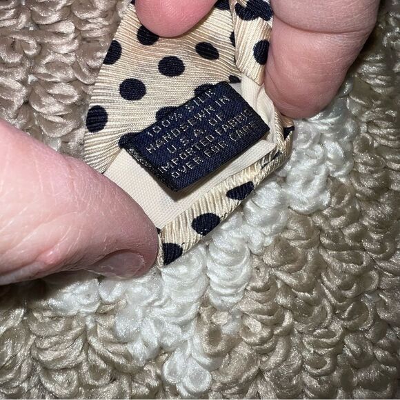 Lands end tie - Picture 3 of 3